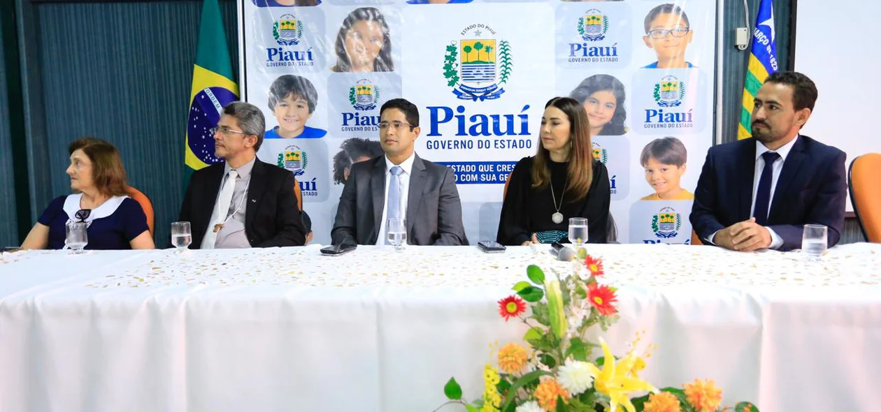 Mesa de Honra da solenidade de entrega de certificados do curso da Controladoria-Geral do Estado