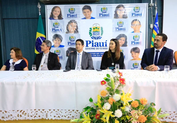 Mesa de Honra da solenidade de entrega de certificados do curso da Controladoria-Geral do Estado