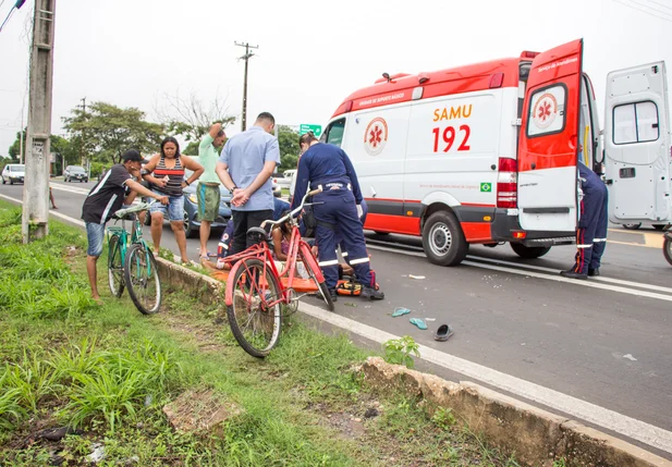 Mãe e filho foram atropelados na Br 343