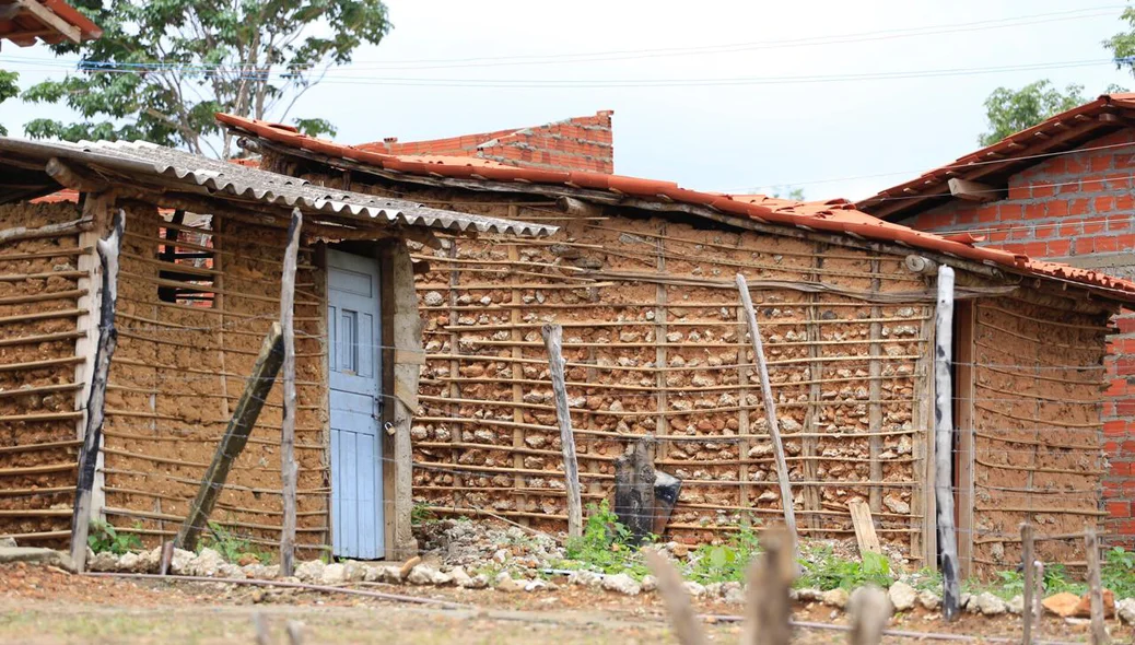 Casa da ocupação no bairro Dirceu