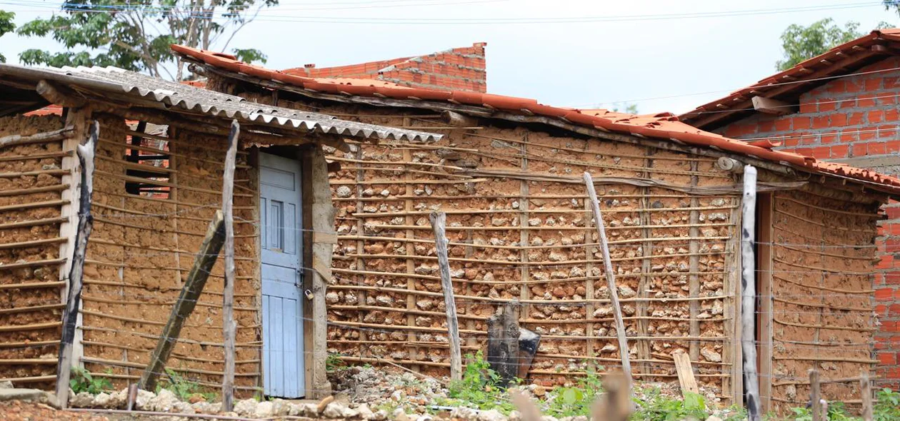 Casa da ocupação no bairro Dirceu