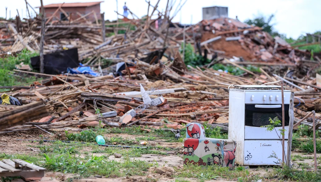 Casas foram destruídas 