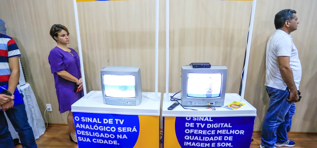 Imagem com sinal analógico e imagem com sinal digital