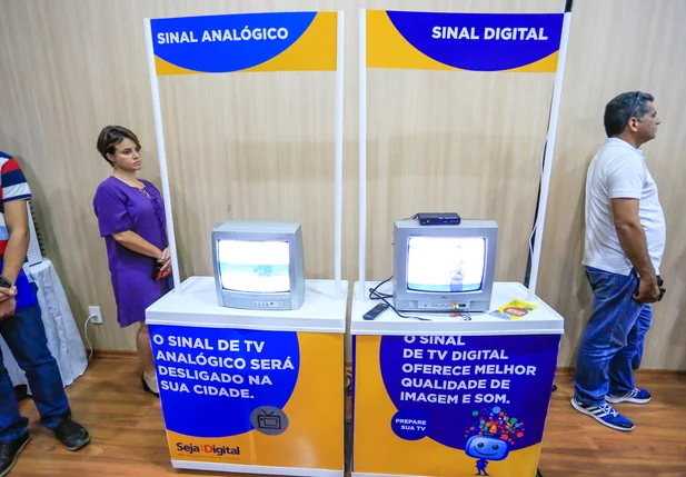 Imagem com sinal analógico e imagem com sinal digital