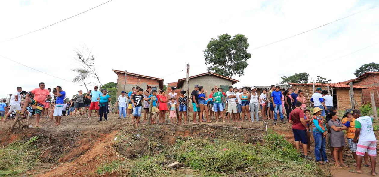 Ocupação de terreno no bairro Dirceu em Teresina
