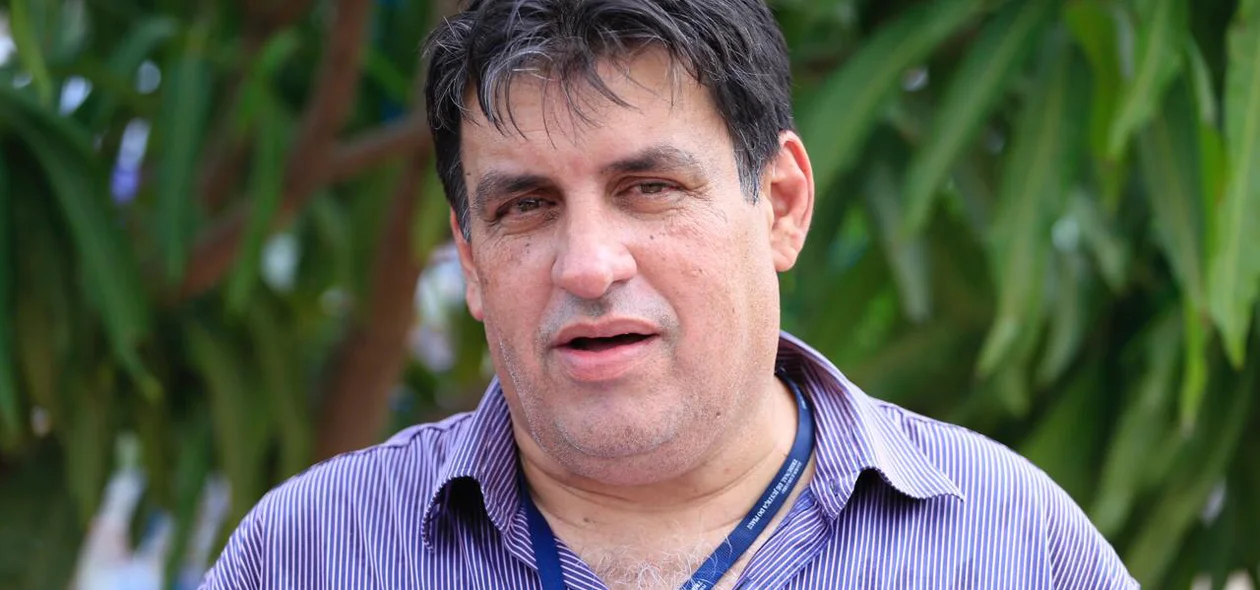 Oficial de Justiça, Alexandre Oliveira