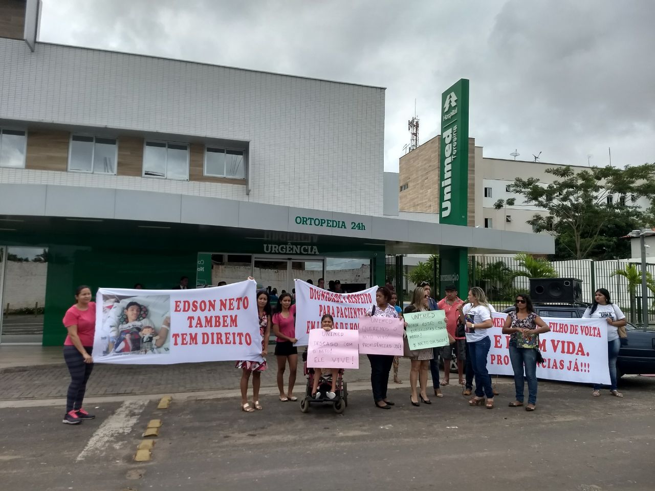 Ato público contra o plano de saúde da Unimed