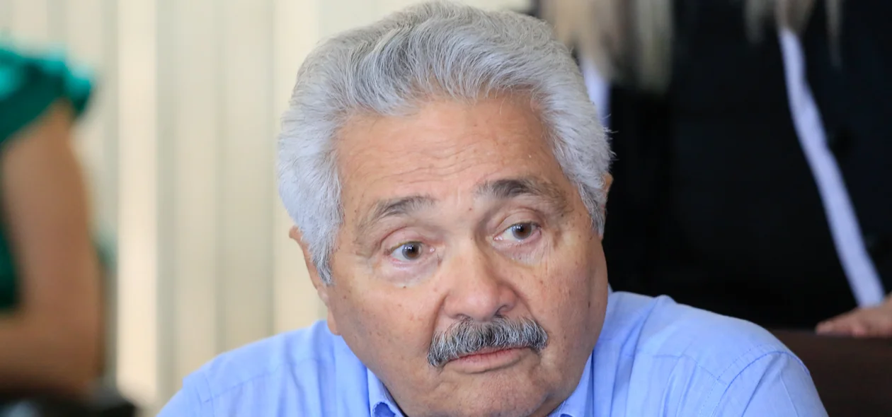 Senador Elmano Férrer esteve no evento 
