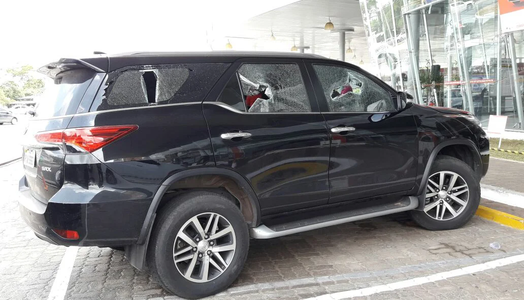 Empresário teve o carro danificado
