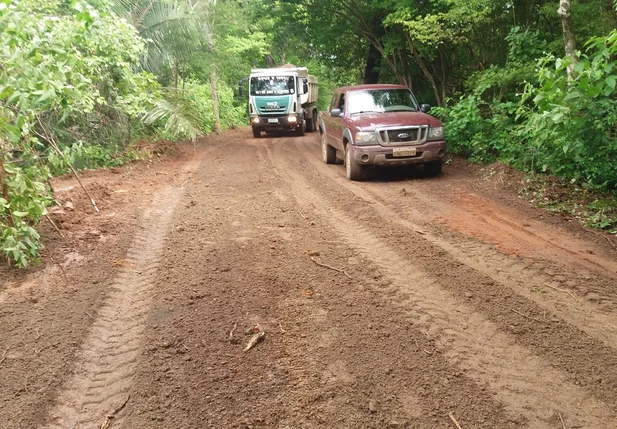 Estrada vicinal recuperada