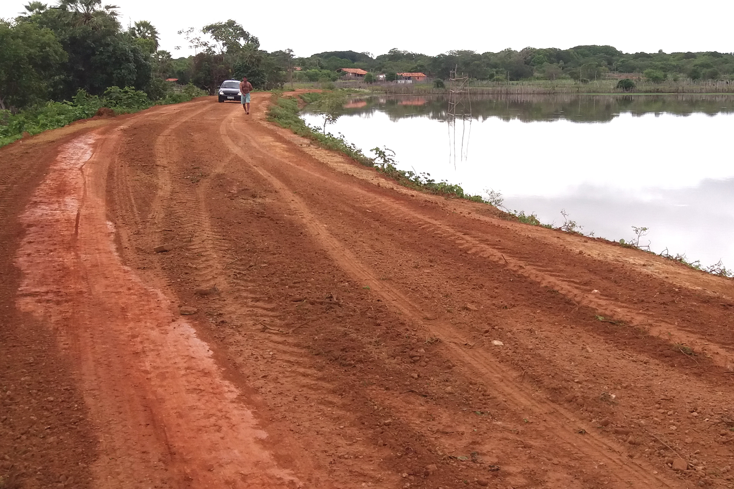 Obra sendo realizada no açude de Esperantina