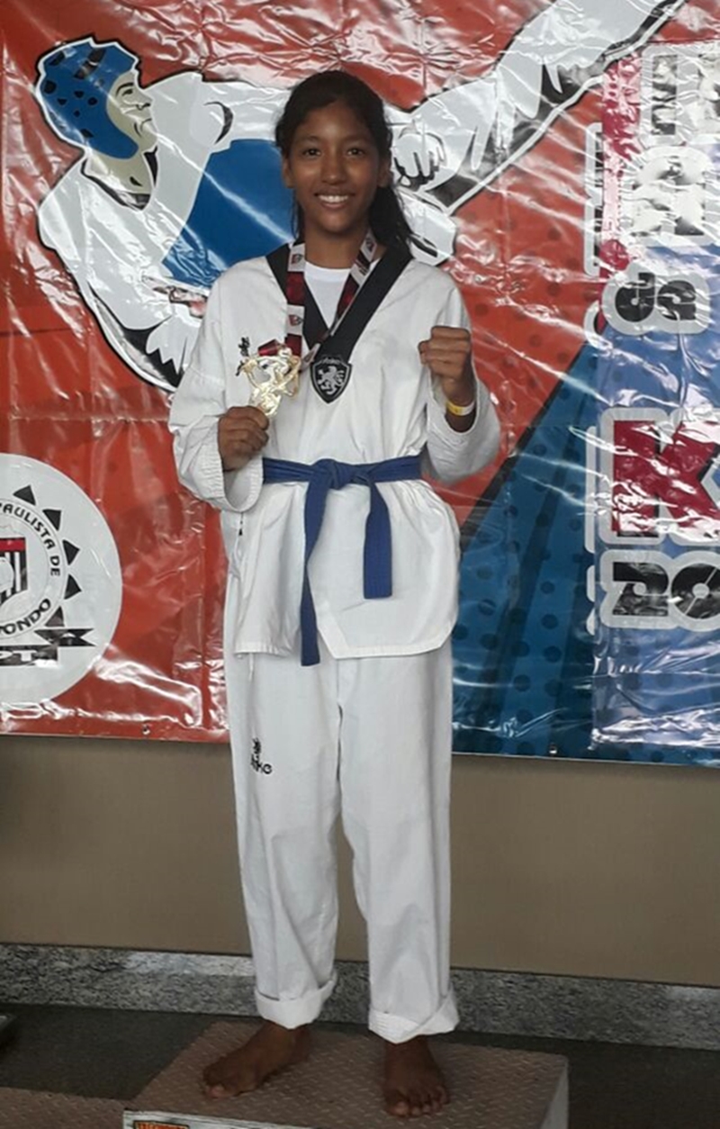 Piauiense Ana Beatriz Mesquita Vieira é campeã da Copa América Taekwondo em SP