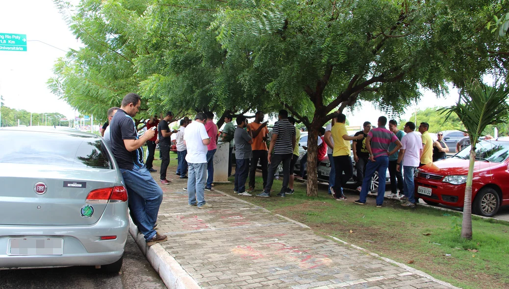 A manifestação aconteceu na avenida Raul Lopes, zona leste de Teresina