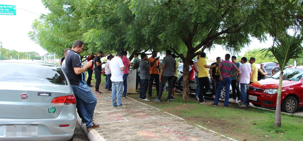 A manifestação aconteceu na avenida Raul Lopes, zona leste de Teresina