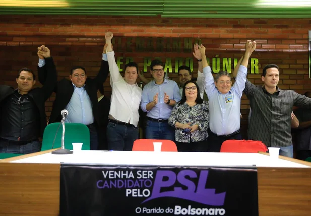 Evento de filiação do PSL contou com a presença do deputado estadual Luciano Nunes (PSDB)