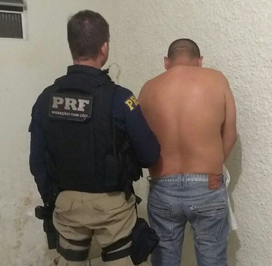 Homem preso pela PRF
