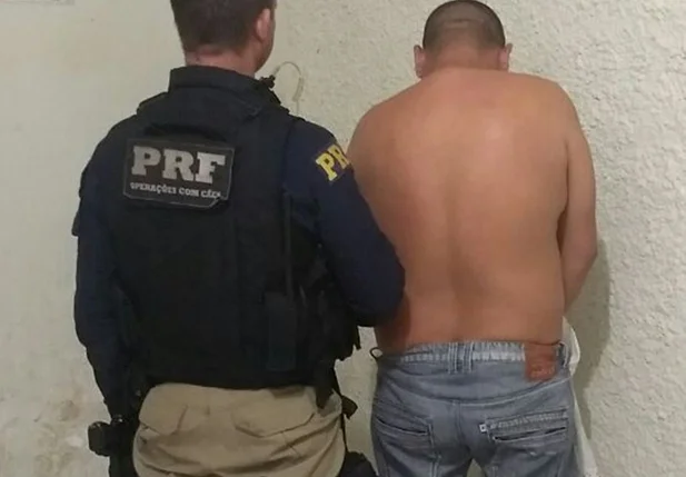 Homem preso pela PRF