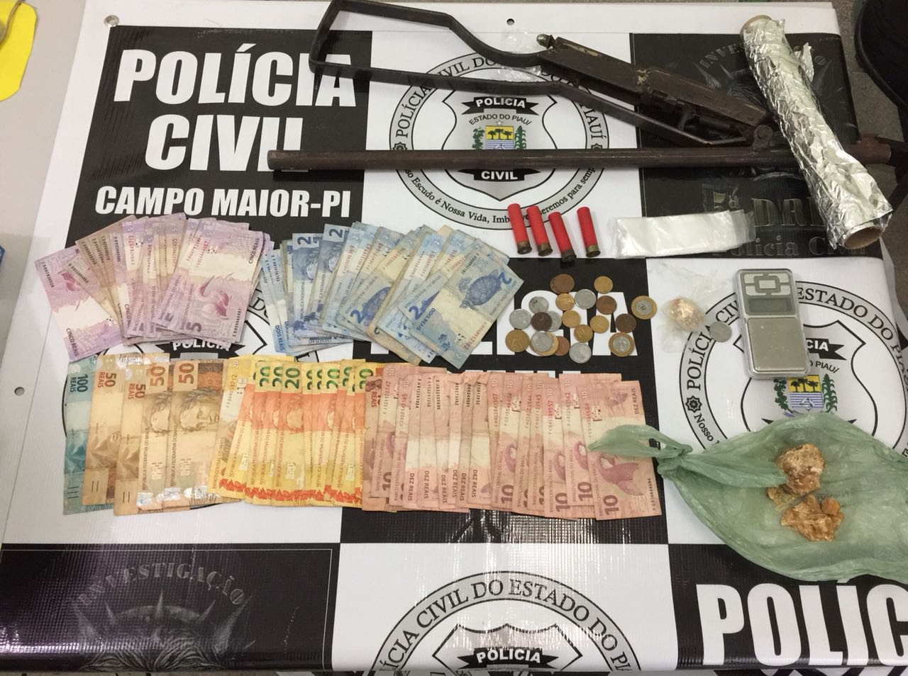 Material apreendido na residência 