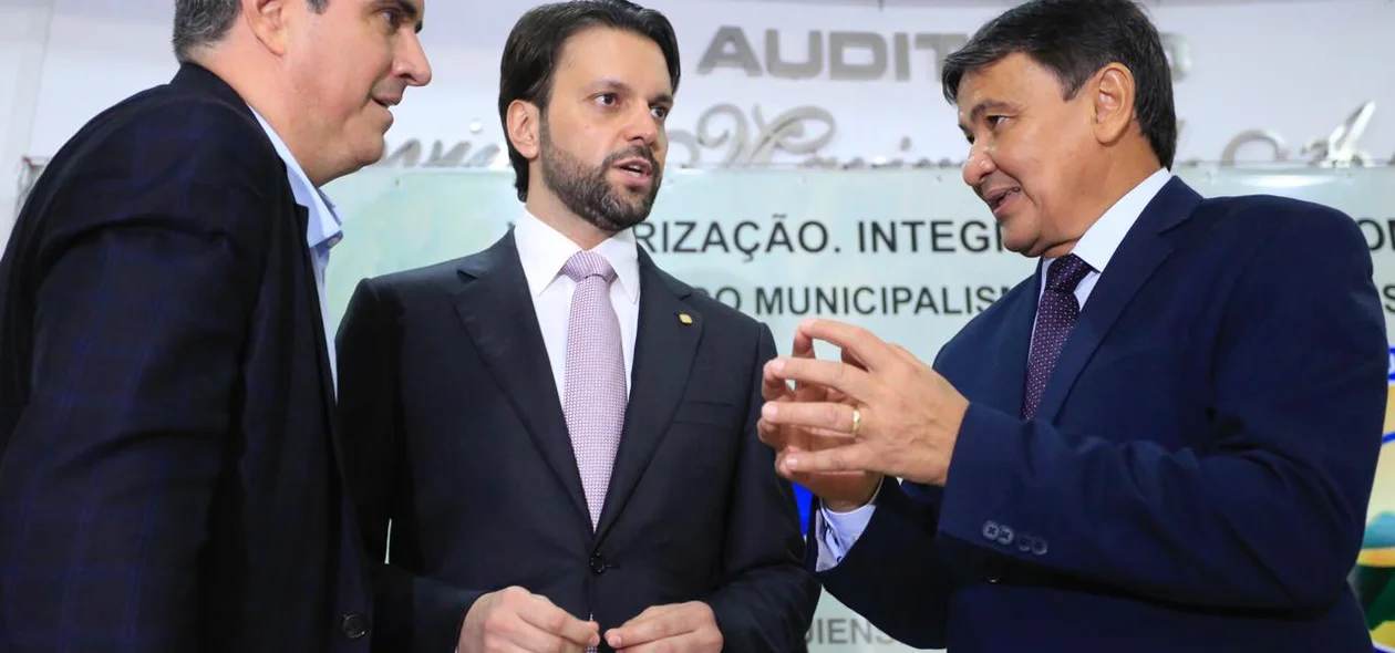Ministro Alexandre Baldy ao lado de Ciro Nogueira e Wellington Dias