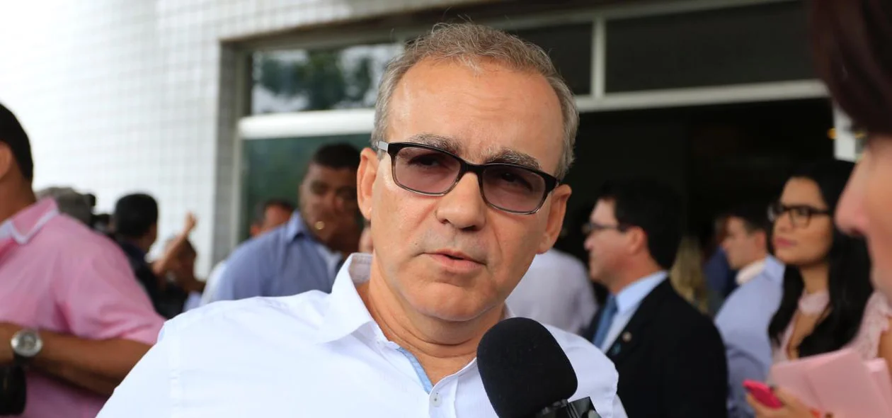 Prefeito Firmino Filho, durante lançamento do Cartão Reforma em Teresina