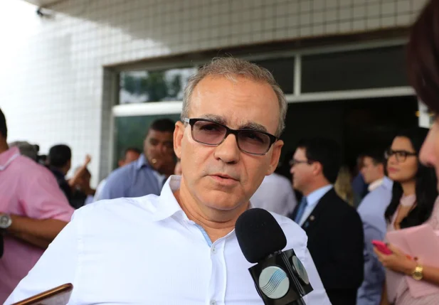 Prefeito Firmino Filho, durante lançamento do Cartão Reforma em Teresina