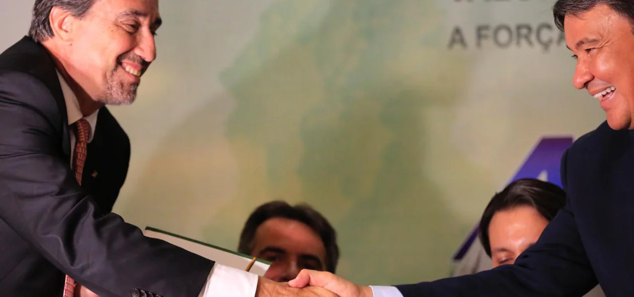 Presidente da Caixa Econômica Federal, Gilberto Occhi e o governador Wellington Dias