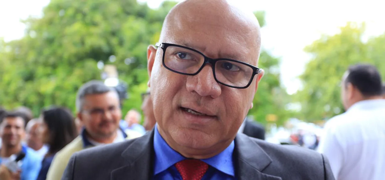 Secretário de administração do estado, Franzé Silva