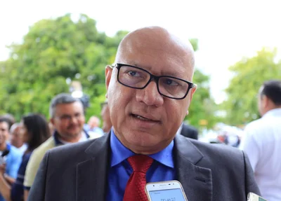 Secretário de administração do estado, Franzé Silva