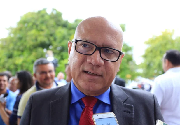 Secretário de administração do estado, Franzé Silva