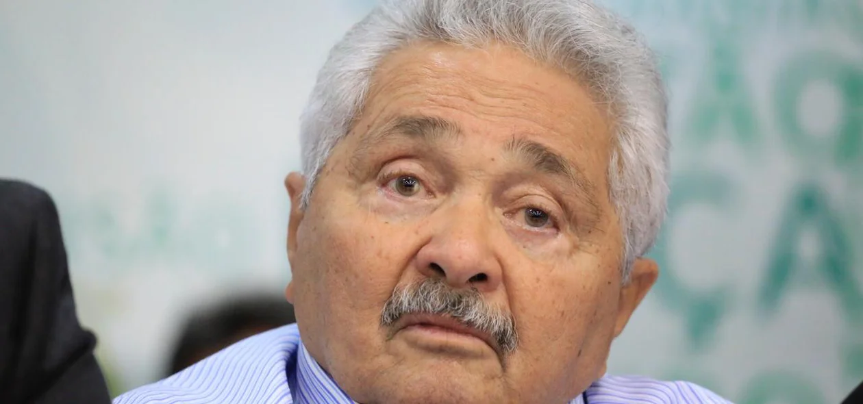 Senador Elmano Férrer