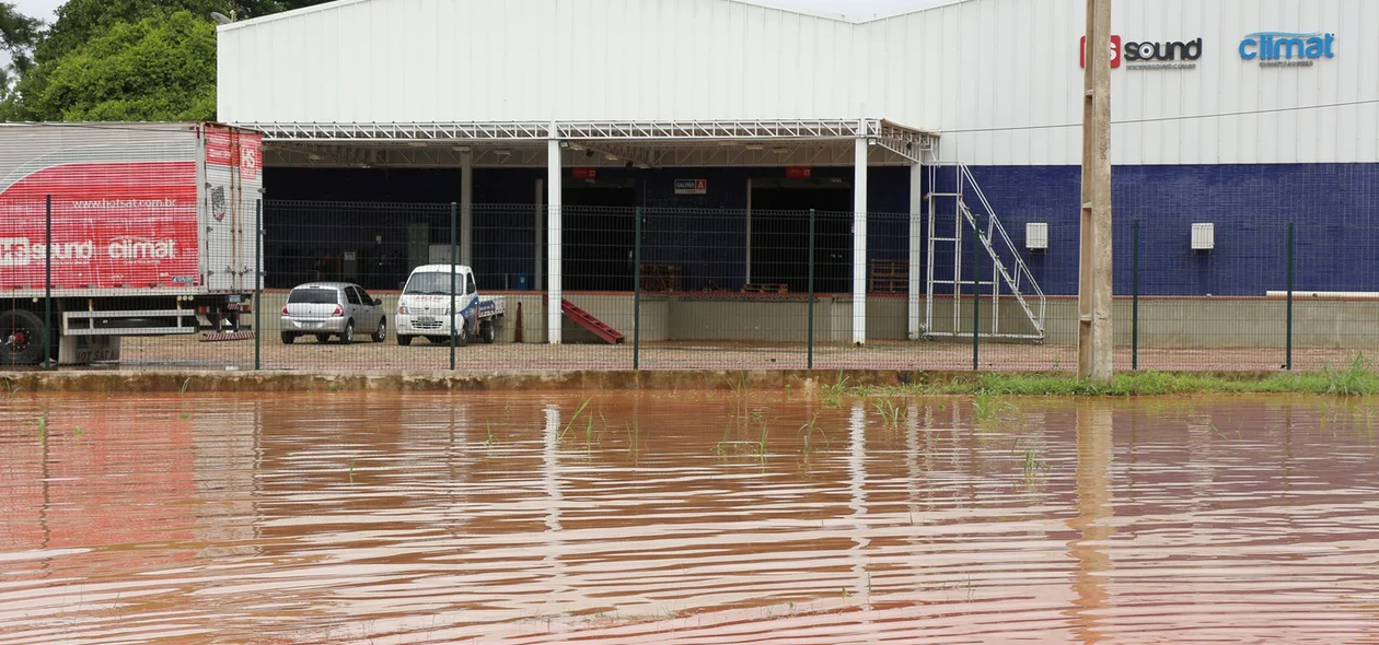 Trecho da Br 343 ficou parcialmente interditada