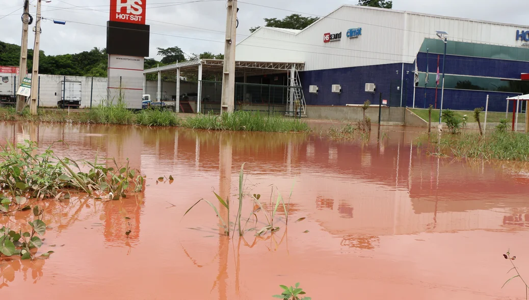 Via ficou parcialmente interditada na BR 343