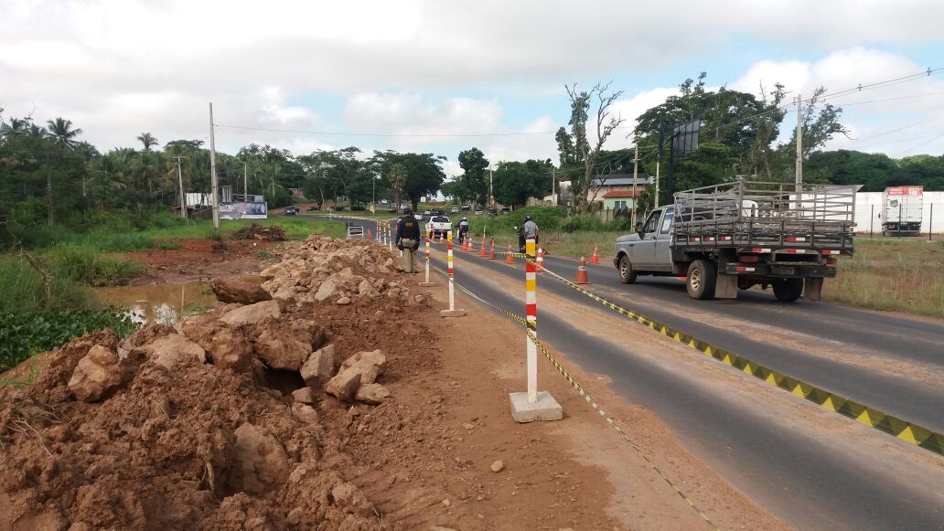 Barreira de contenção implantada no trecho da BR-343