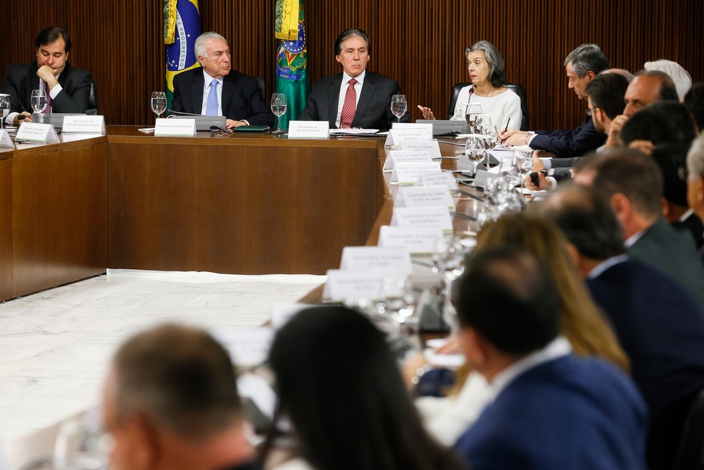 Michel Temer oferece a governadores empréstimo de R$ 42 bilhões 
