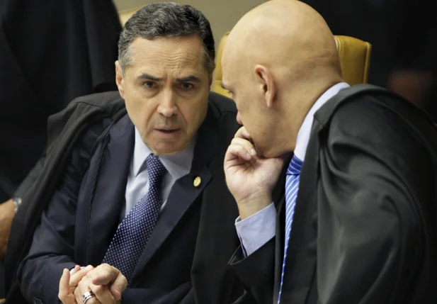 Ministro Luís Roberto Barroso com ministro Alexandre de Moraes