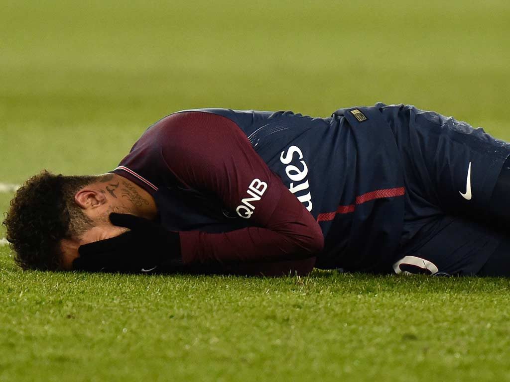 Neymar sofre lesão durante partida pelo Parir Saint-Germain