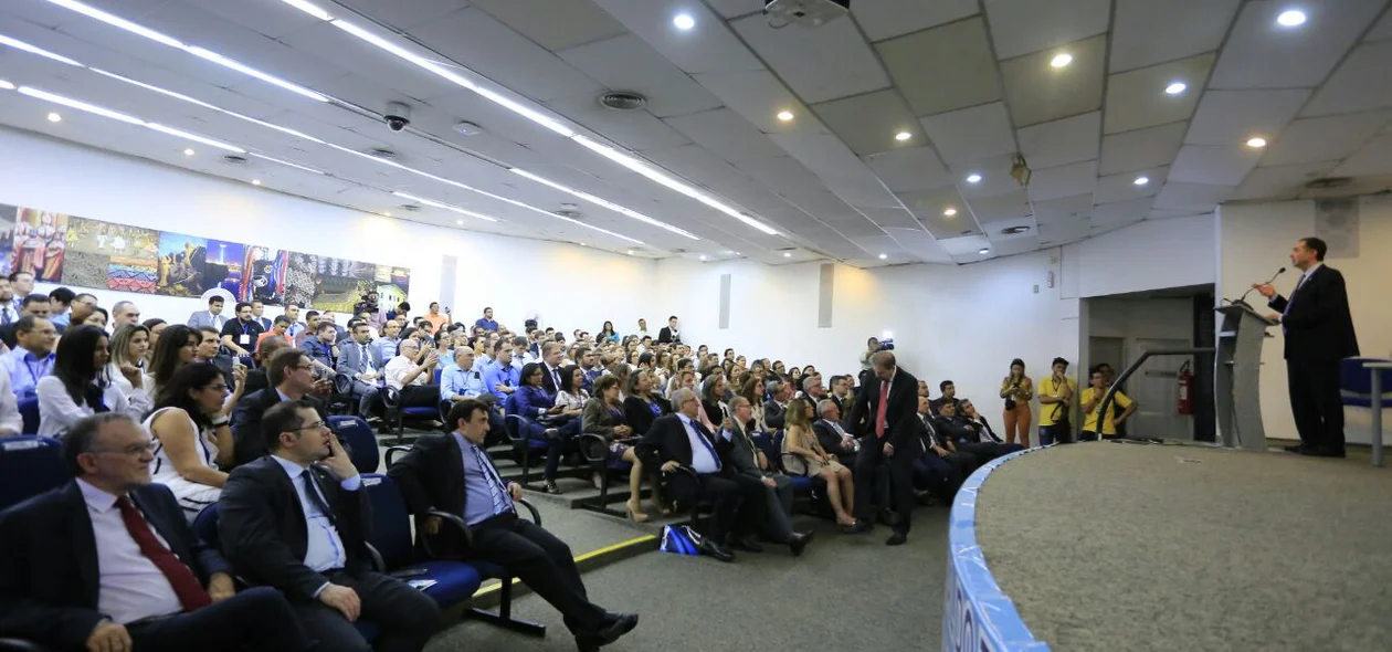 Ministro Luís Barroso diz que Judiciário anda no caminho certo