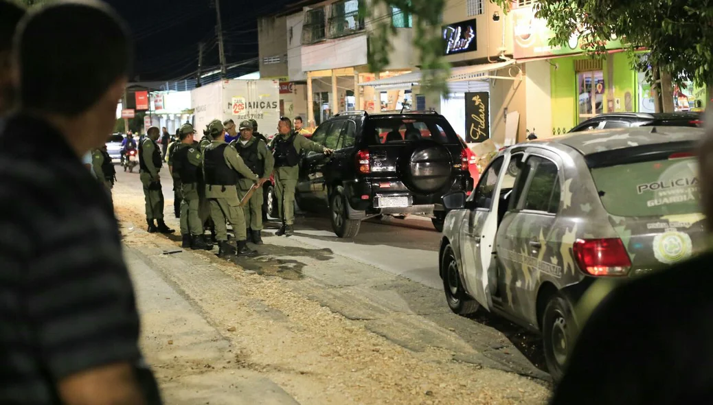 Muitos policiais militares foram até a ocorrência