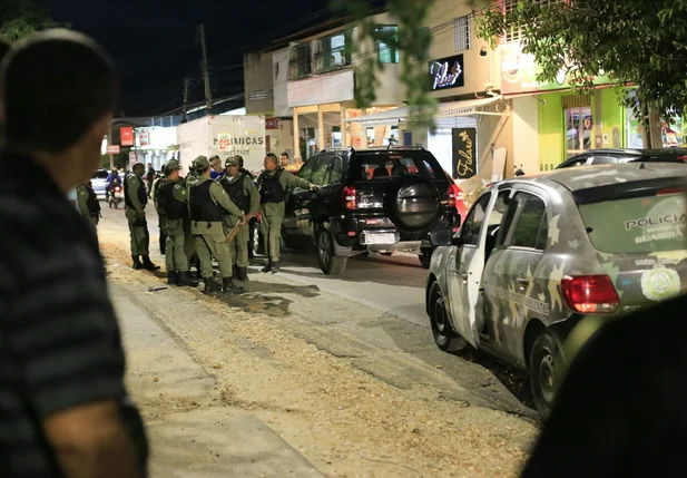 Muitos policiais militares foram até a ocorrência