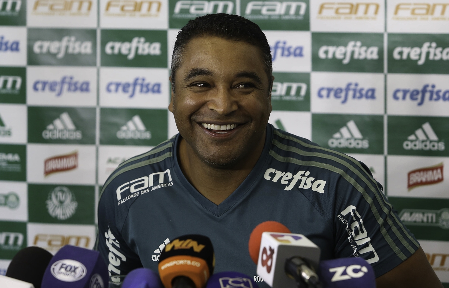 Técnico Roger Machado em entrevista coletiva após o jogo