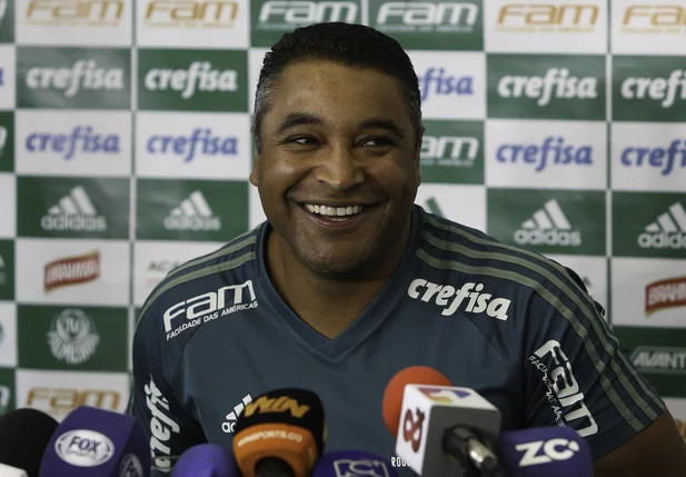 Técnico Roger Machado em entrevista coletiva após o jogo