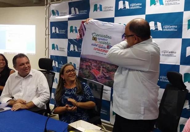 Embaixador de Cuba no Brasil, Rolando González esteve em Esperantina
