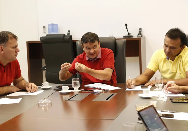 Wellington Dias se reuniu com o coronel Carlos Augusto, Fábio Abreu e outros membros da Segurança Pública