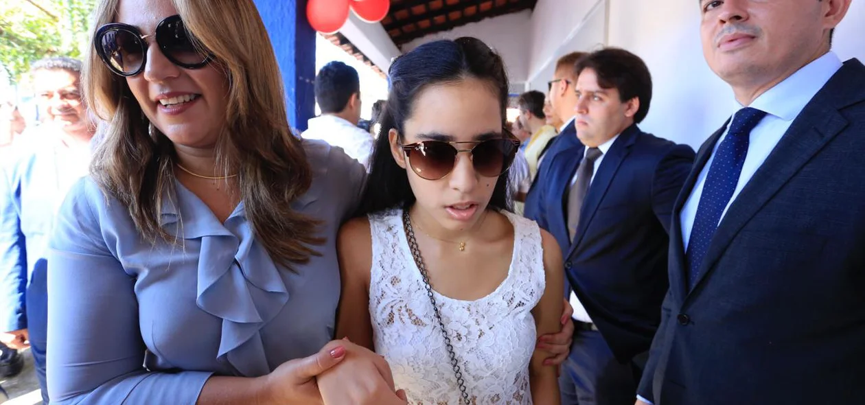 A filha e esposa do Governador Wellington Dias, participaram da comemoração