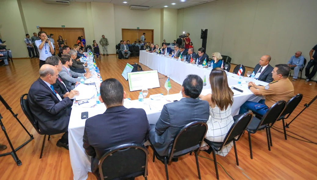 Autoridades no encontro de Secretários 