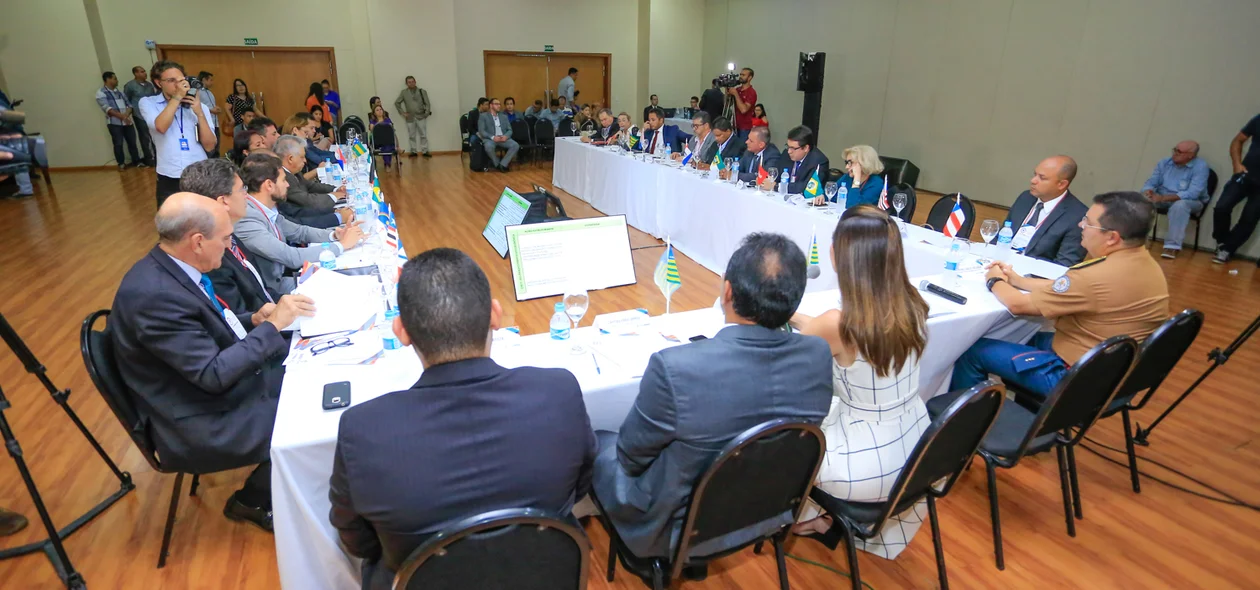 Autoridades no encontro de Secretários 