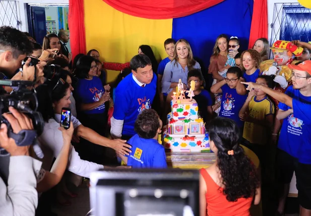 Governador Wellington Dias comemora aniversário em festa beneficente na AMA