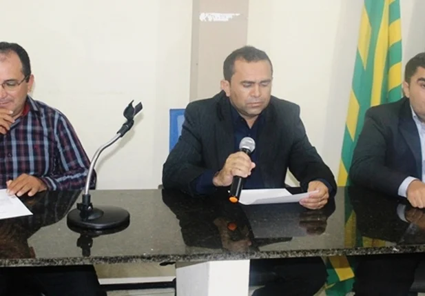 Mesa diretora da Câmara Municipal de Santana do Piauí