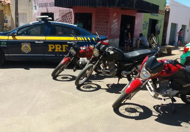 Motocicletas apreendidas pela PRF em Capitão de Campos