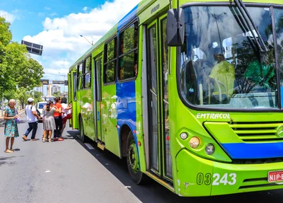 Passageiros tiveram que pegar outro ônibus para seguir viajem